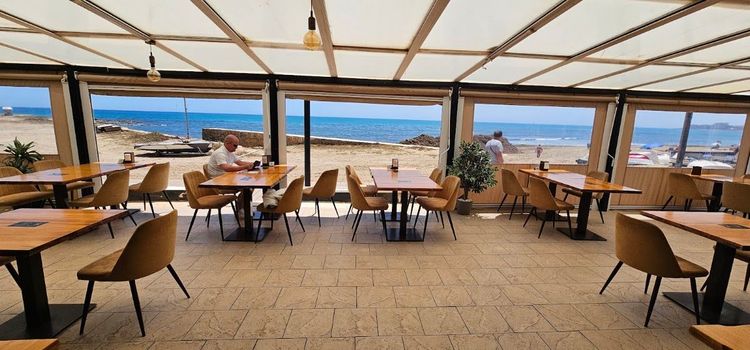 Lebanon lounge