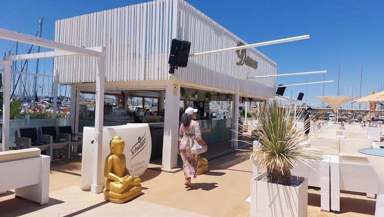 Marina Niki Beach Club