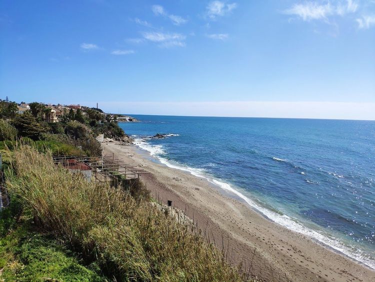 Playa Naturista de Playamarina