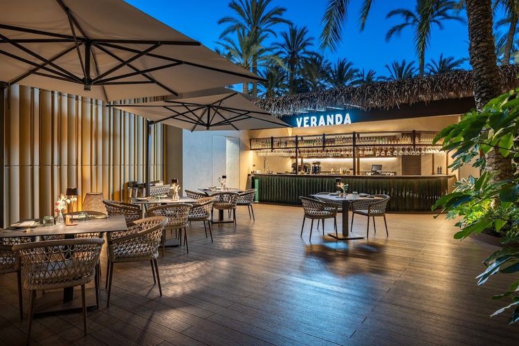 Veranda Garden Bar