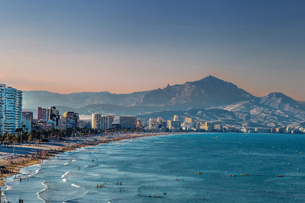 Costa Blanca Area Guide